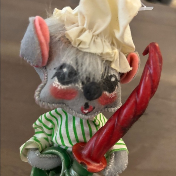 Vintage Annalee Christmas Mouse Figurine holding Candle 1971 - Picture 2 of 10